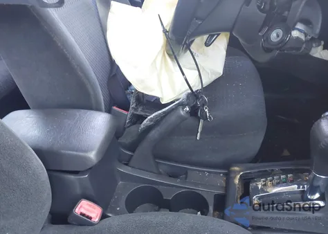 2005 Toyota Corolla S z USA, uszkodzony, nr VIN 2T1BR32E15C553052